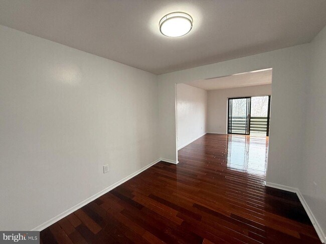 Foto del edificio - 606 Cooper Landing Rd