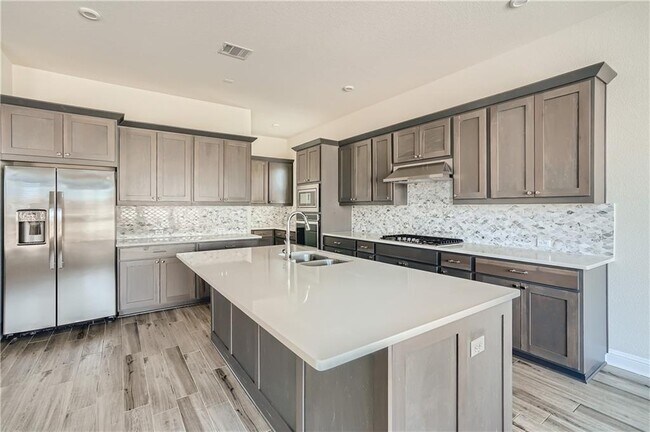 Foto del edificio - 1412 Saddlespur Ln