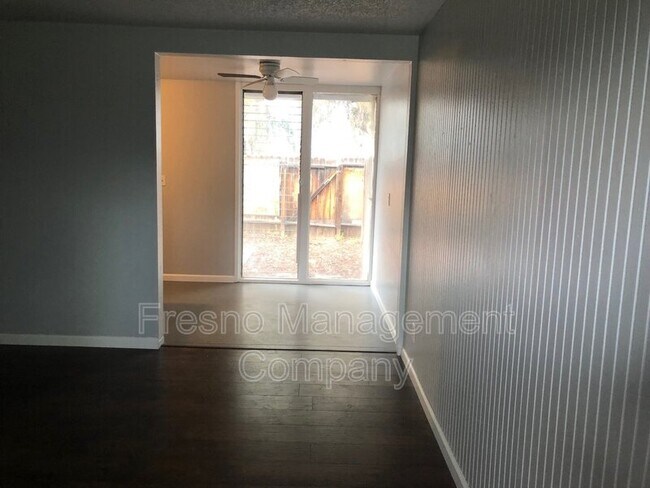 Building Photo - 2560 N Maroa Ave