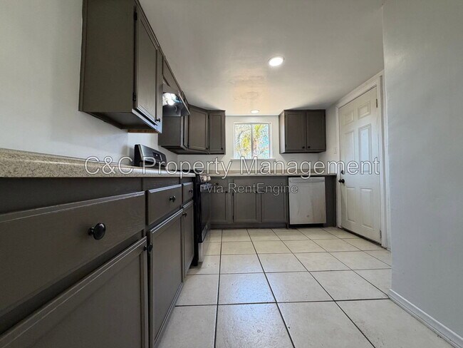 Foto del edificio - 281 W 12th St