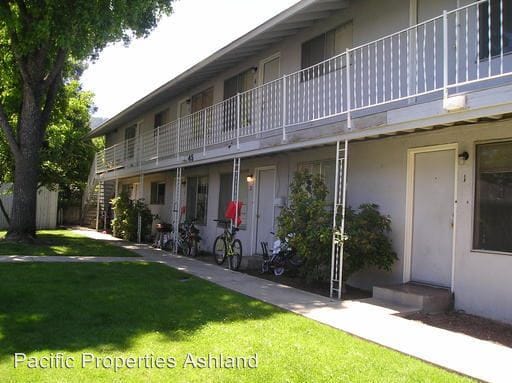 Building Photo - 35 Alida St
