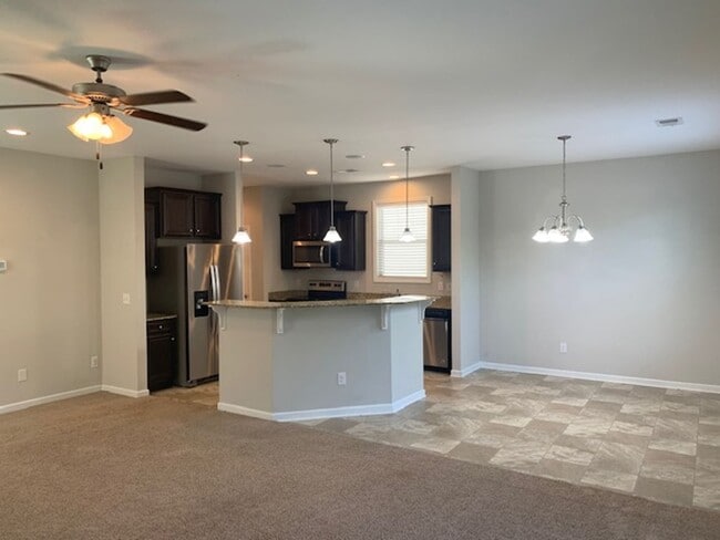 Building Photo - Spacious 3 bedroom, 2.5 bathroom available for rent in Columbia County