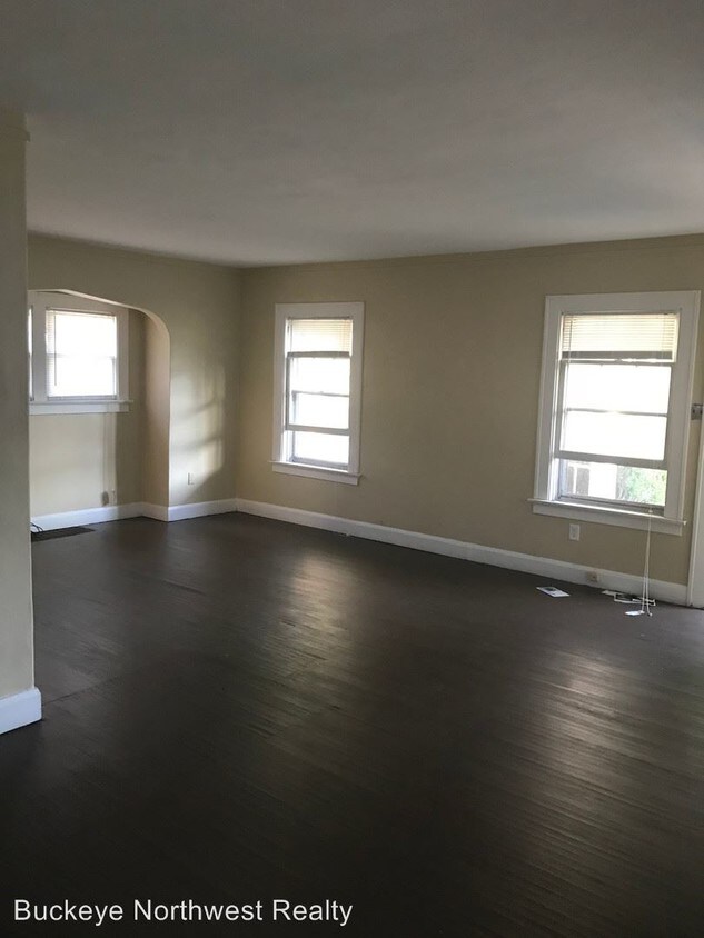 Building Photo - 3 br, 1.5 bath House - 921 Homer Ave