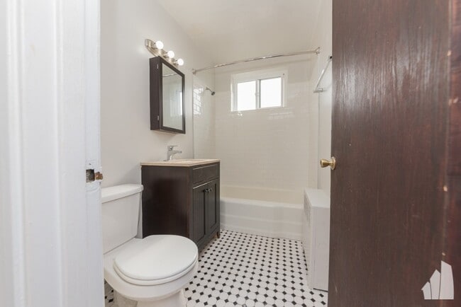 Foto del edificio - 7534 N Bell Ave