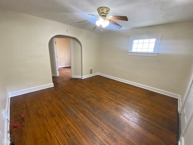 Building Photo - 621 Tecumseh St