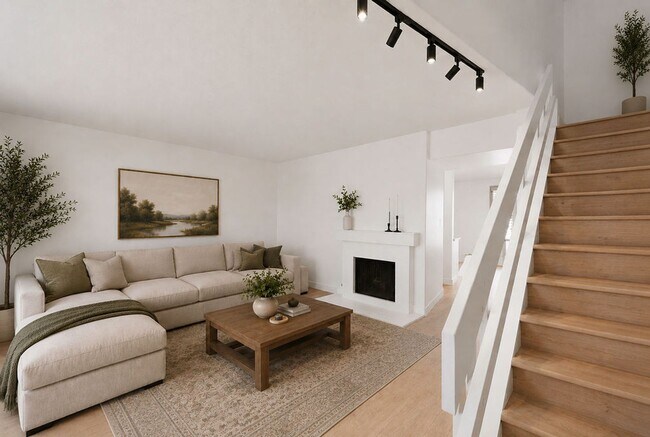 Foto del edificio - Renovated Coastal Townhome in Prime Santa Monica