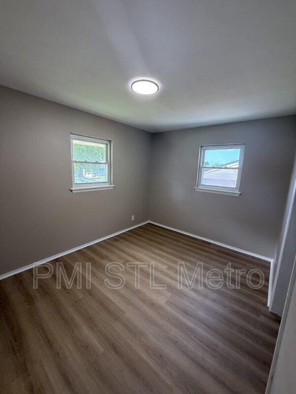 Foto del edificio - 5544 Albia Terrace