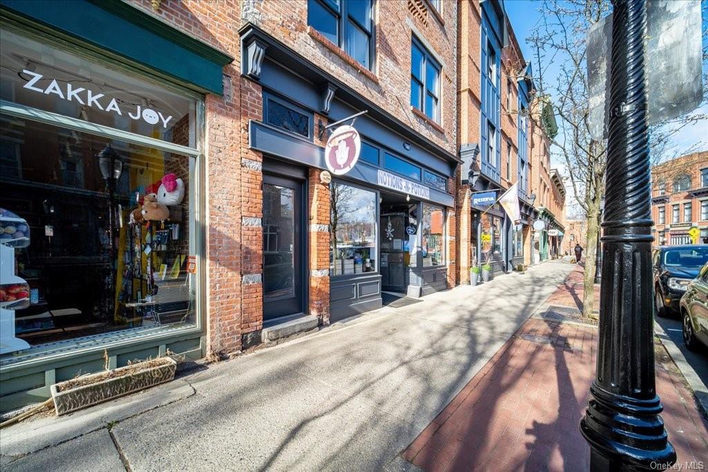 Primary Photo - 175 Main St