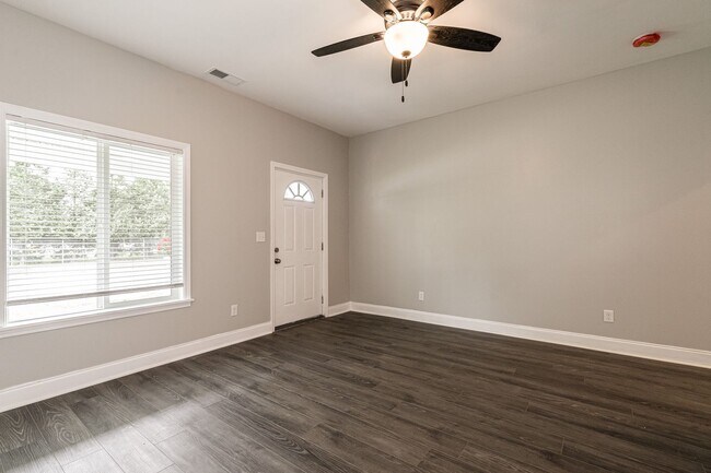 Foto del edificio - 806 Longfield Ave