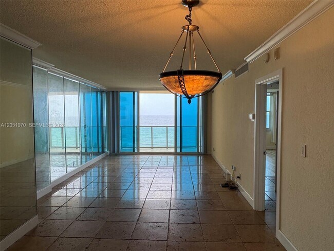 Foto del edificio - 2501 S Ocean Dr