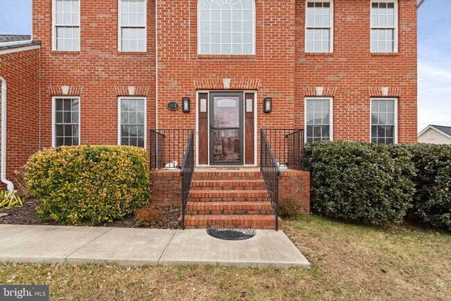 Foto del edificio - 6910 Governors Grant Ln