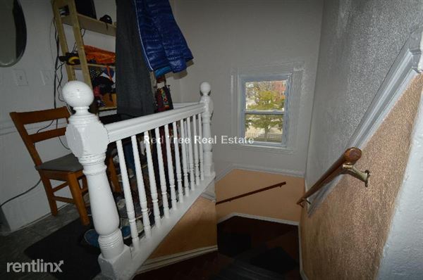 Building Photo - 351 Centre St