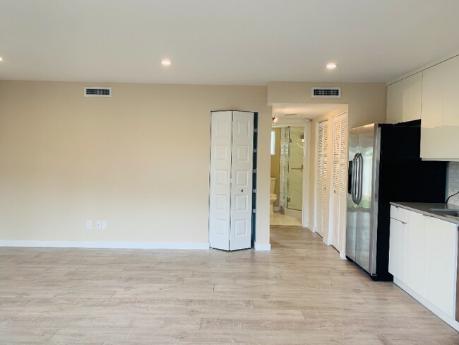 Foto del edificio - 2412 NE 26th St