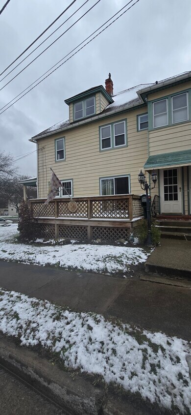 Foto principal - 161 Thayer St