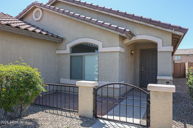 Building Photo - 25753 W Kendall St