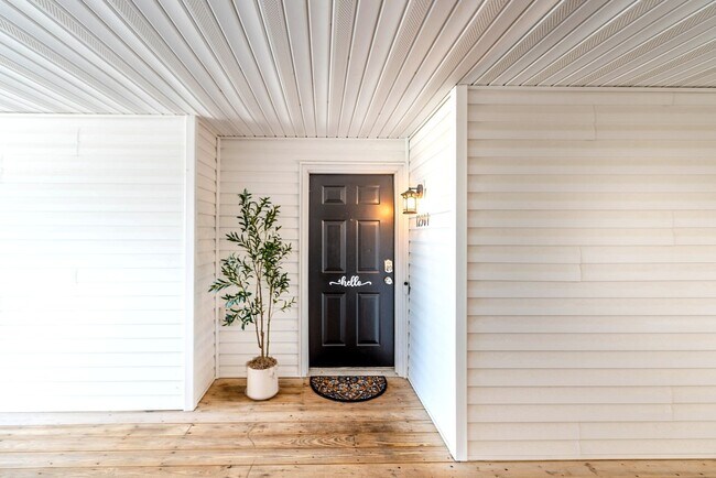 Foto del edificio - Tastefully updated 2-bedroom, 2-bath condo
