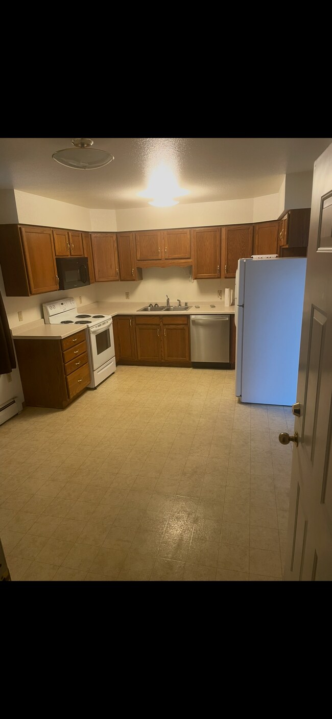 Foto del edificio - 4415 Soda Creek Rd