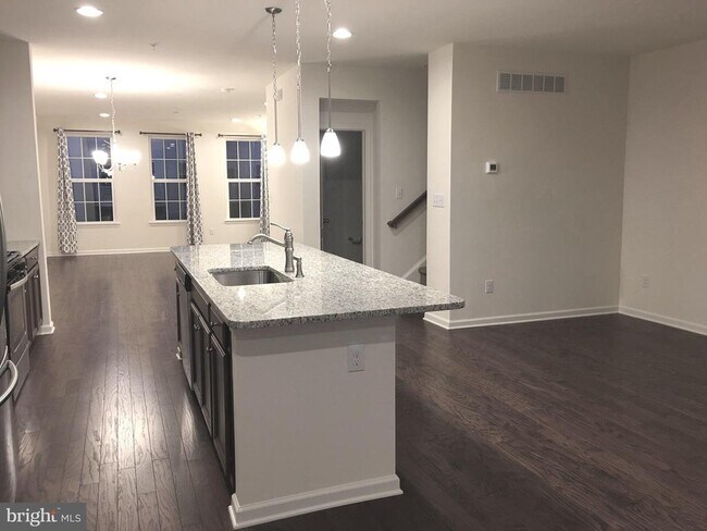 Building Photo - 2260 Matts Way