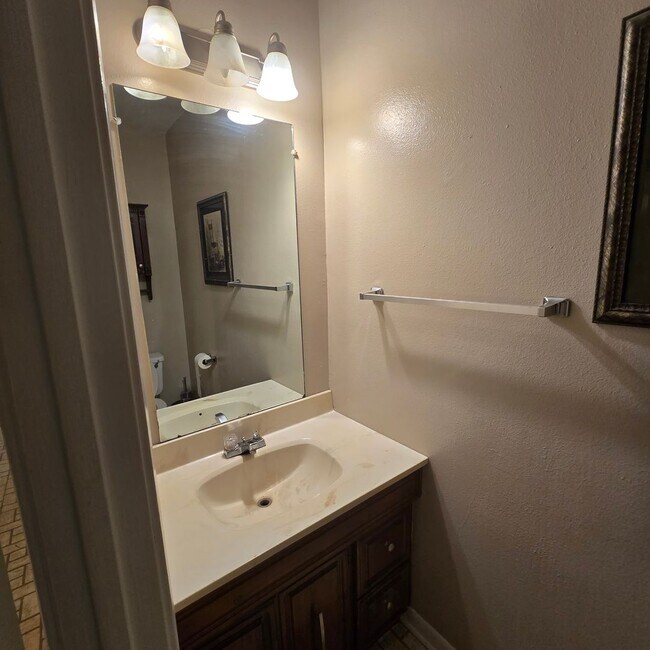 Foto del edificio - 2/1.5 Townhouse with Water, Trash, Sewer, ...