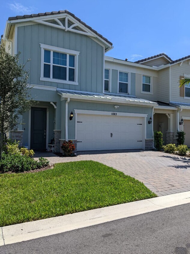 1063 Eucalyptus Dr, Hollywood, FL 33021 Townhome Rentals in Hollywood