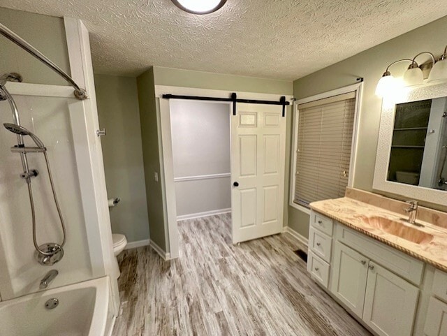 bathroom 1 - 721 N Dixie Ave