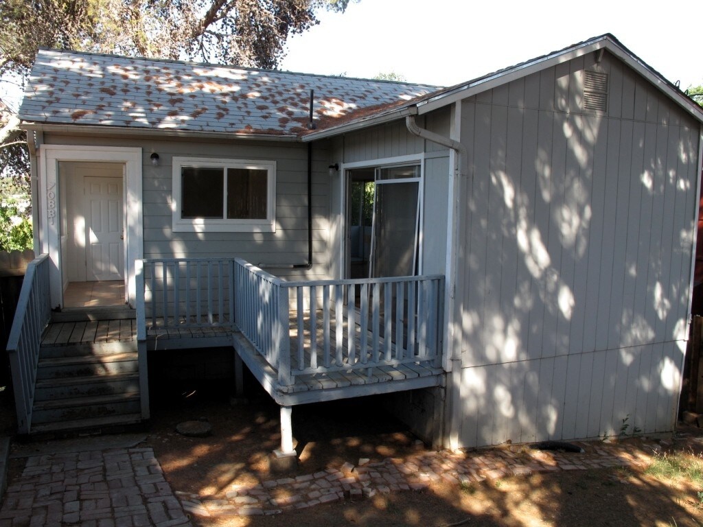 Primary Photo - 708 6th St