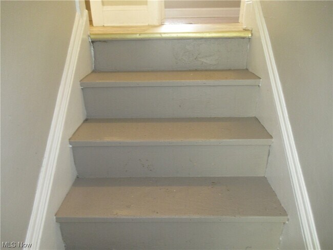 Building Photo - 2080 Halstead Ave