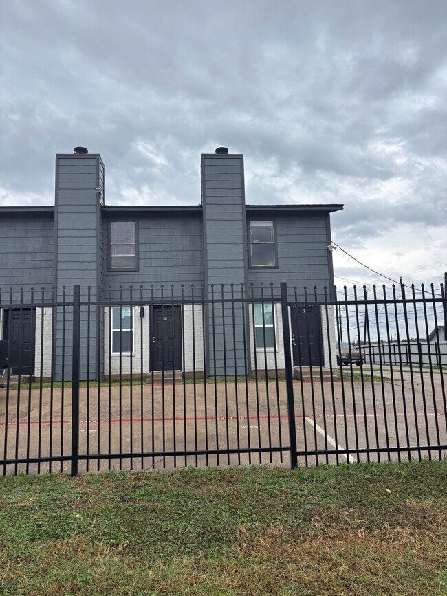 Foto del edificio - 3204 McLean St