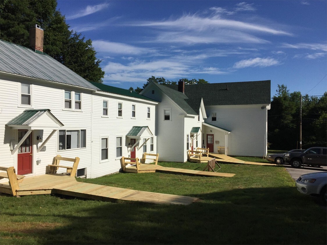 87 Highland St Unit B1, Plymouth, NH 03264 Apartment for Rent in