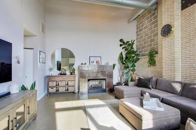 Building Photo - 1521 W Haddon Ave