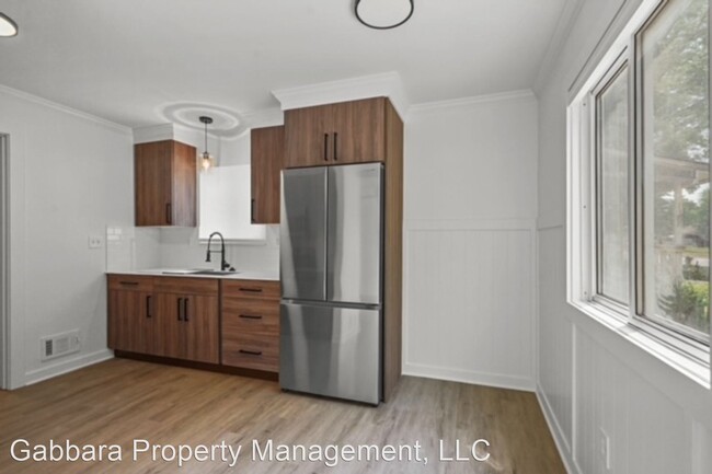 Building Photo - 3 br, 1 bath House - 2167 Emmons