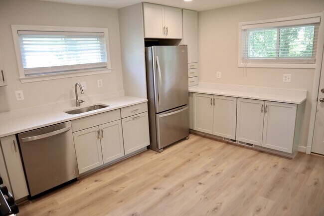 Foto del edificio - Lovely Single Family Home in Rockville