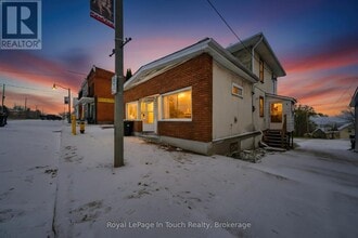 Building Photo - 7 Robert St W