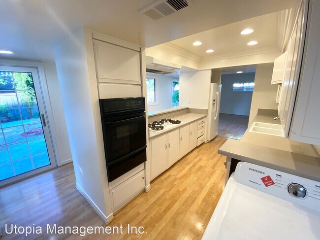 Foto del edificio - 4 br, 2 bath House - 1072 Foothill Blvd