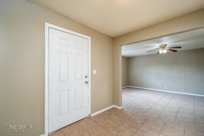 Building Photo - 3632 Clinton St