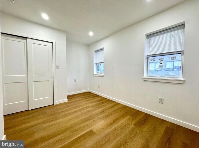 Foto del edificio - 3629 Warren St