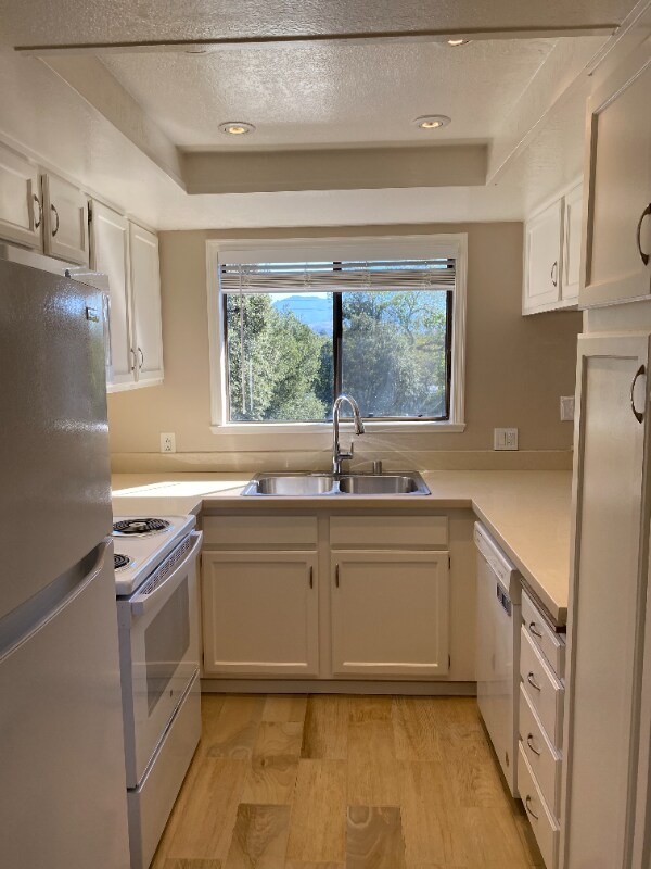 Foto del edificio - 2055 Sierra Rd