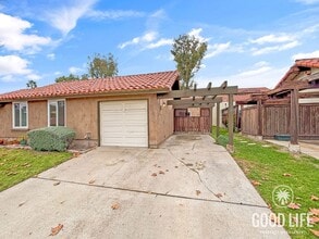 Building Photo - 2552 Granada Cir