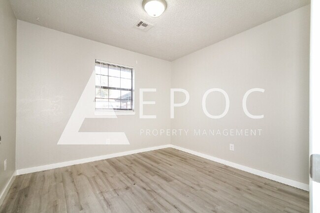 Foto del edificio - 409 Woodland Dr