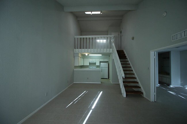Building Photo - 13026 Leader St