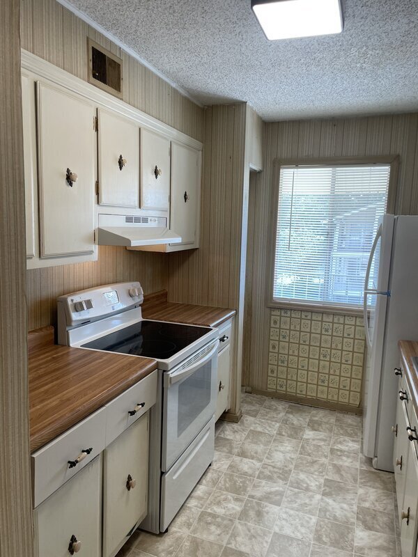 Building Photo - 1208 Bush River Rd