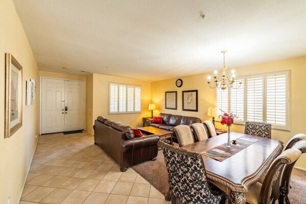 Foto del edificio - 13544 Whipple St