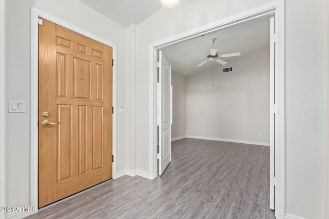 Building Photo - 10848 W Ventana Dr S