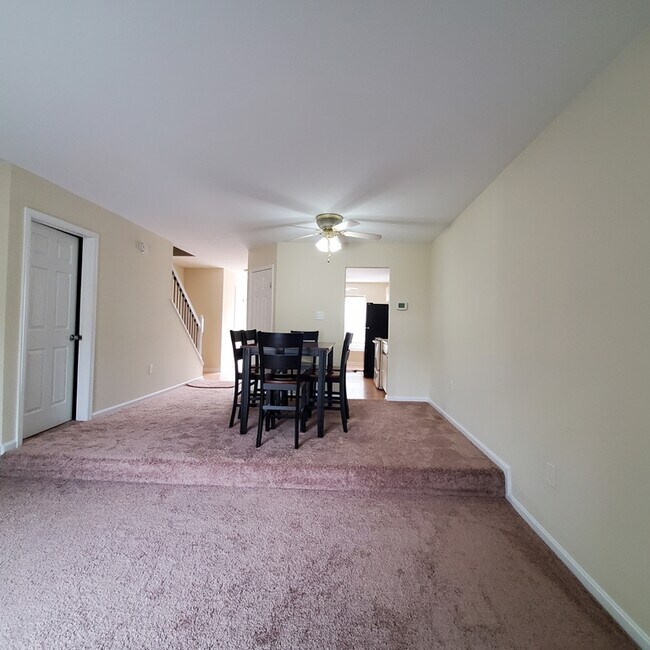 Foto del edificio - 214 Britain Ct