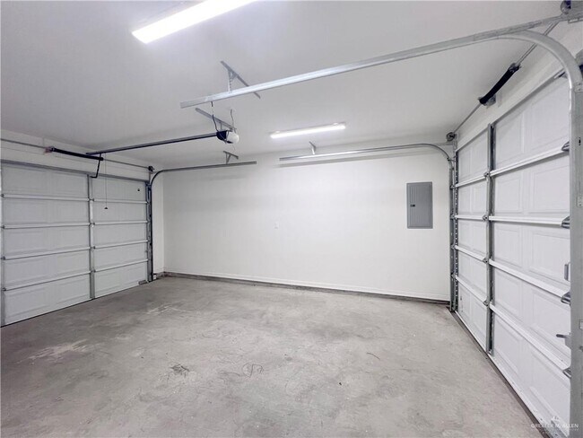 Foto del edificio - 33 E Tassajara St