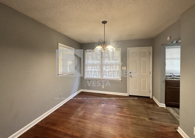 Foto del edificio - 1843 Canterbury Rd