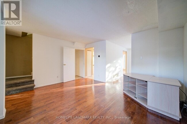 Building Photo - 29 Moorehouse Dr