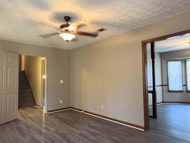 Building Photo - 2085 Killian Hill Rd SW