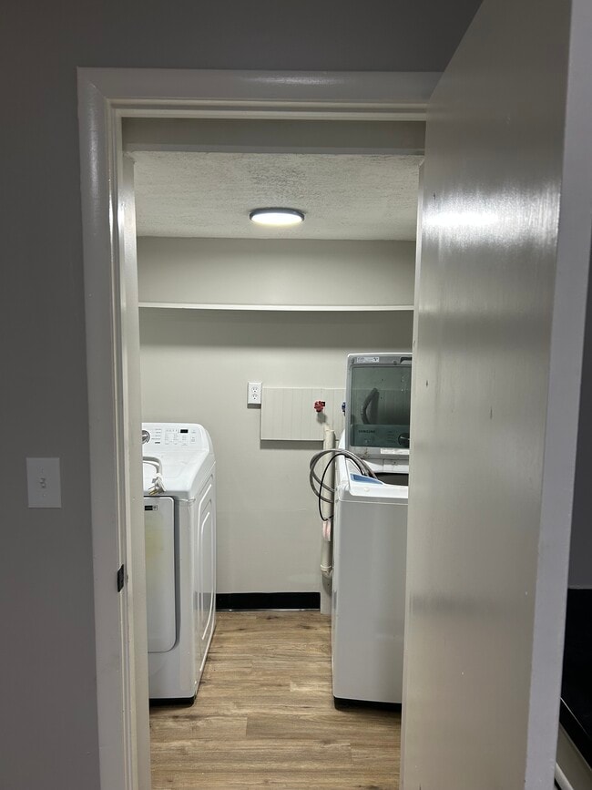 Building Photo - 316 N Mt Pleasant Ave