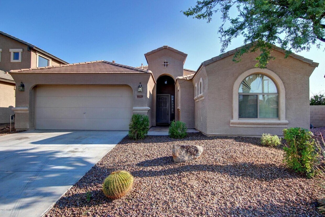 Foto principal - Excellent neighborhood & completely new in...